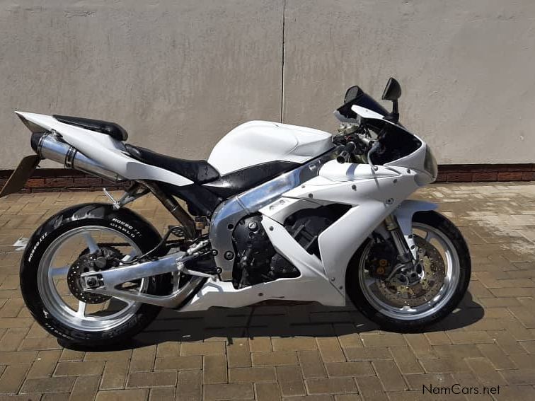 Yamaha R1 in Namibia