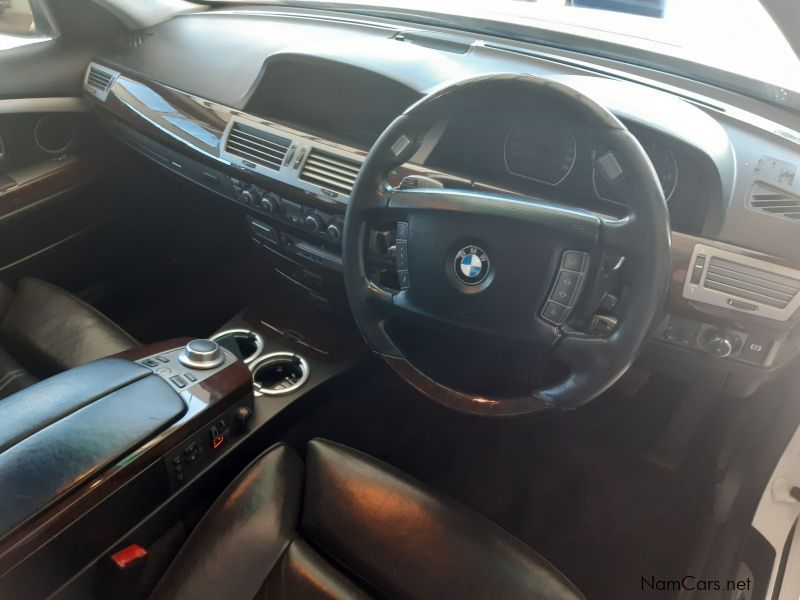 BMW 750i in Namibia