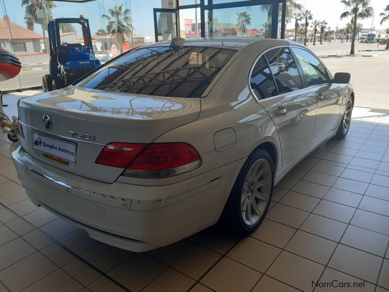 BMW 750i in Namibia