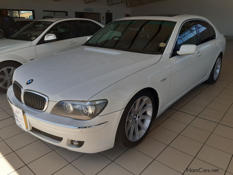 BMW 750i in Namibia