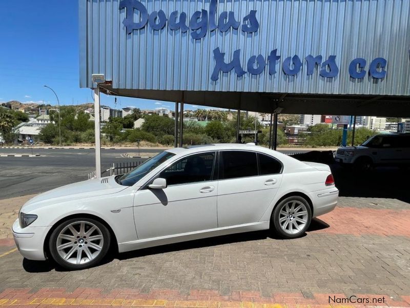 BMW 750i in Namibia