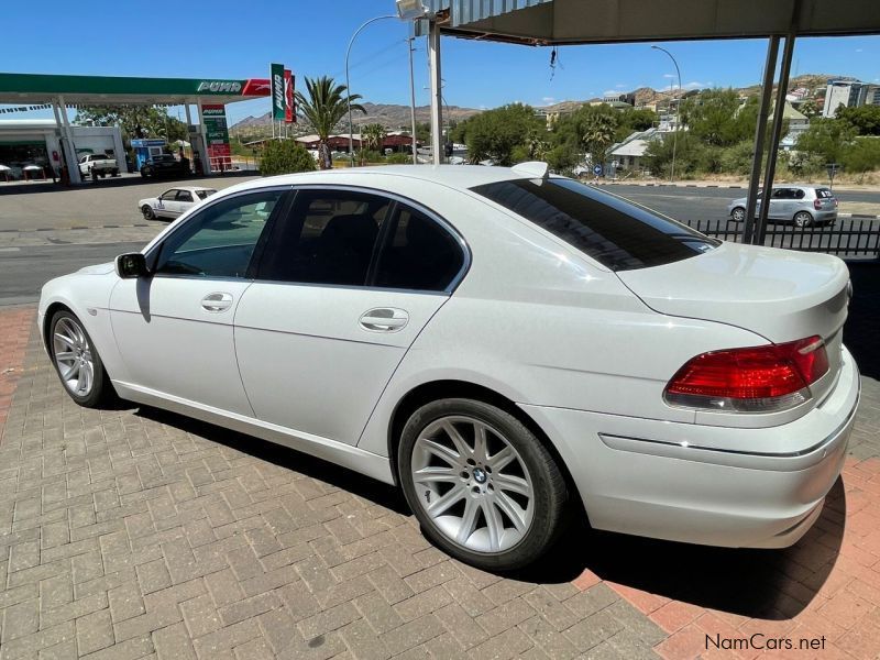 BMW 750i in Namibia