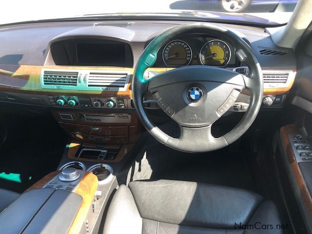 BMW 750i in Namibia