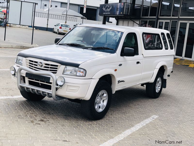 Mazda Drifter 4x4 2.6i in Namibia