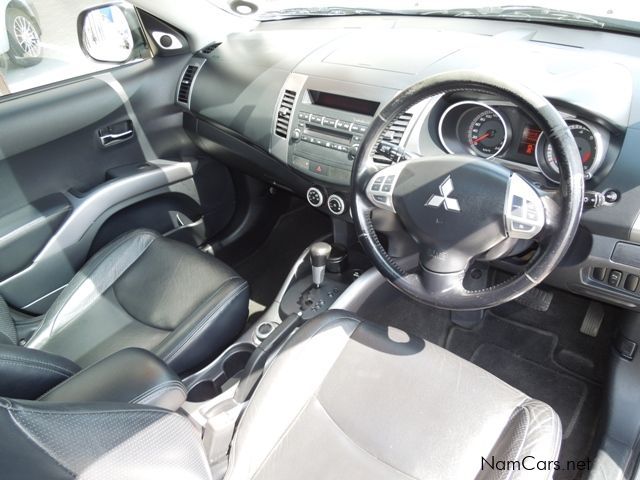 Mitsubishi Outlander 2.4i 5Dr SUV A/T 4X4 in Namibia