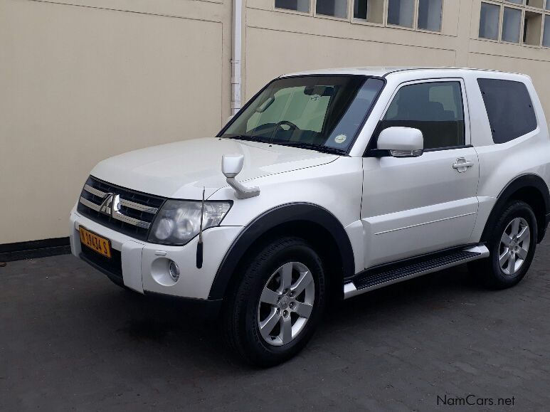 Mitsubishi PAJERO 3.8 V6 in Namibia