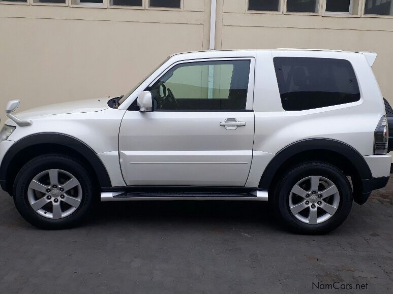 Mitsubishi PAJERO 3.8 V6 in Namibia