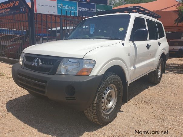 Mitsubishi Pajero 3.0 GLX DIG in Namibia