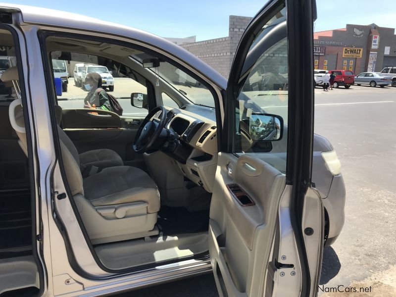 Nissan SERENA SX in Namibia