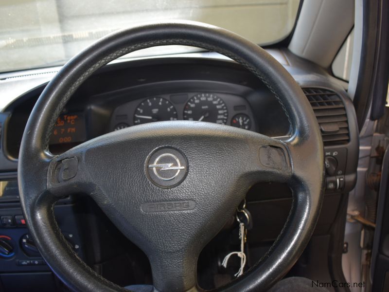 Opel Zafira in Namibia