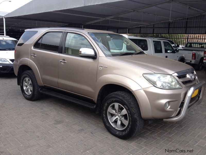 Toyota FORTUNER 4.0 4X4 in Namibia