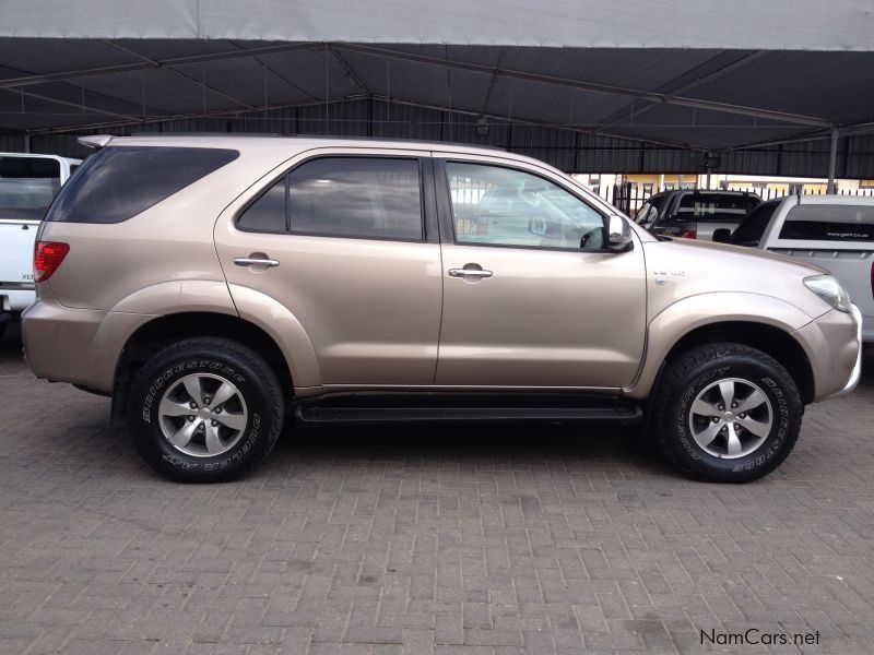 Toyota FORTUNER 4.0 4X4 in Namibia