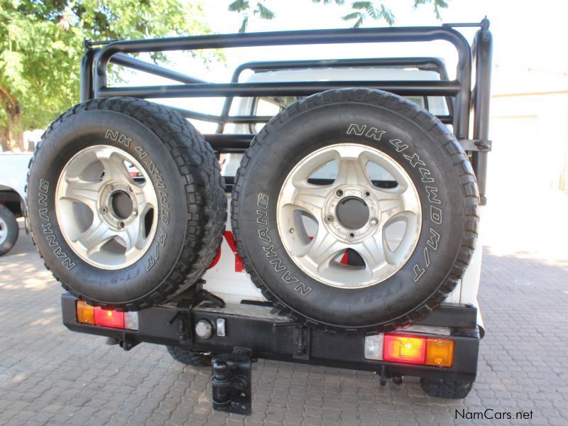 Toyota LANDCRUISER 4.5 EFI D/C 4X4 in Namibia