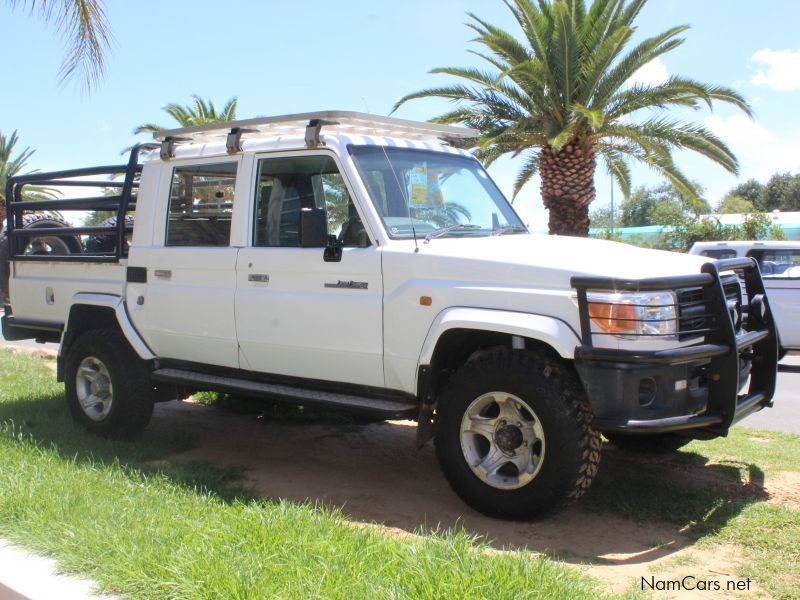 Toyota LANDCRUISER 4.5 EFI D/C 4X4 in Namibia