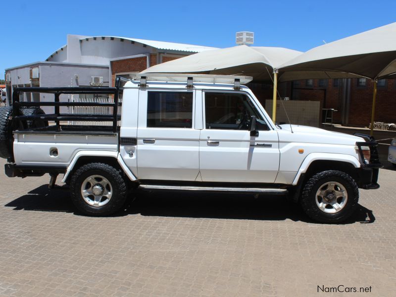 Toyota LANDCRUISER 4.5 EFI D/C 4X4 in Namibia