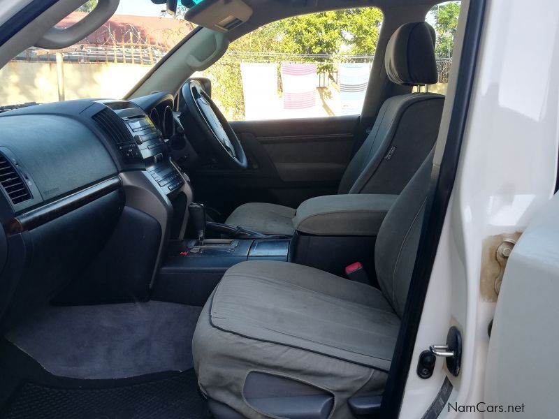 Toyota Land Cruiser 200 series V8 4.7 in Namibia