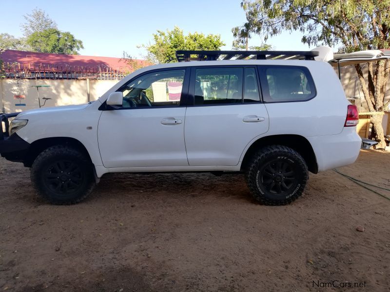 Toyota Land Cruiser 200 series V8 4.7 in Namibia