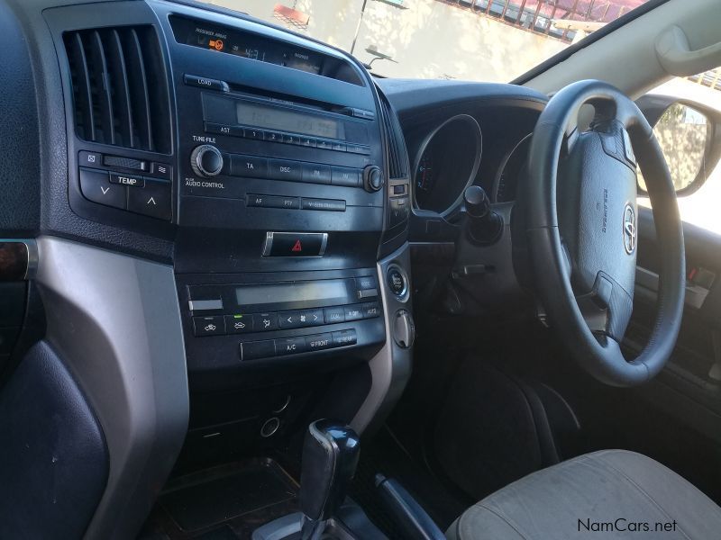 Toyota Land Cruiser 200 series V8 4.7 in Namibia