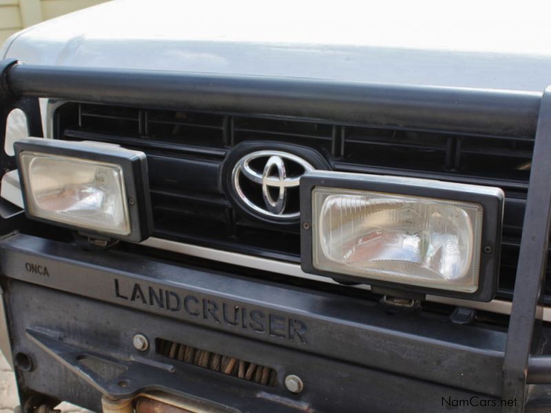 Toyota Land Cruiser EFI in Namibia