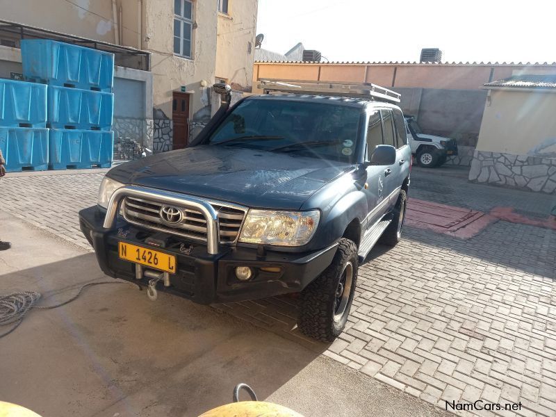 Toyota Land Cruiser v8 in Namibia