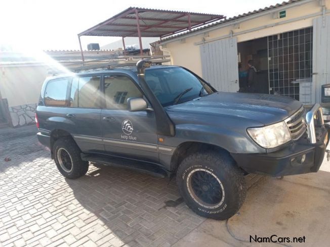 Toyota Land Cruiser v8 in Namibia