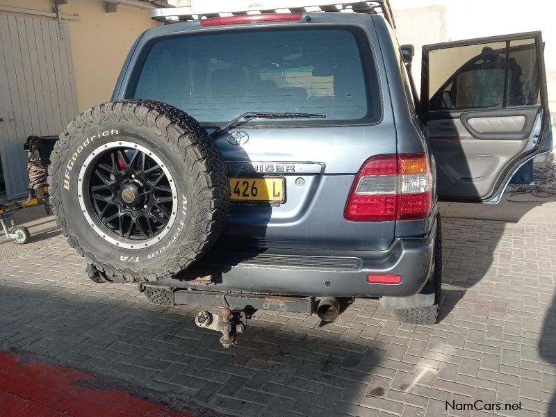 Toyota Land Cruiser v8 in Namibia