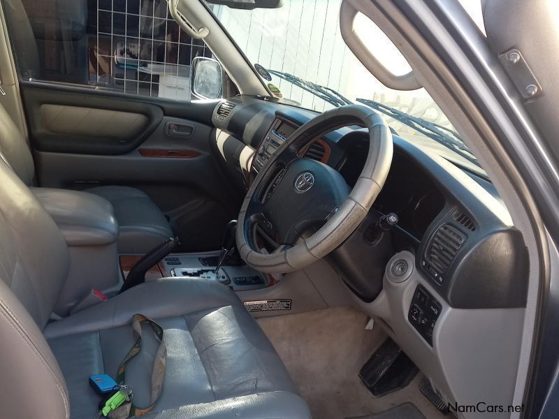 Toyota Land Cruiser v8 in Namibia