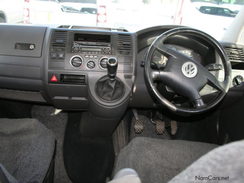 Volkswagen Kombi T5 2.5 Tdi - manual in Namibia
