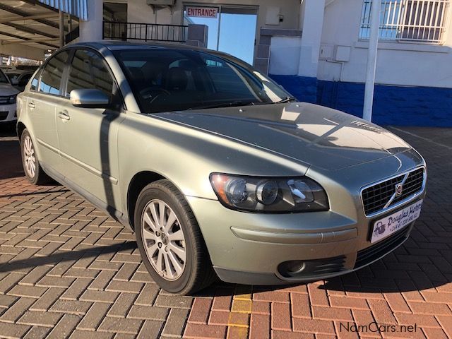 Volvo S40 2.4i manual in Namibia