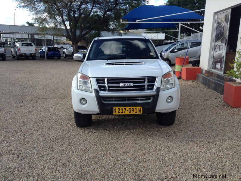 Isuzu KB 300 4x4 D/CAB LX in Namibia