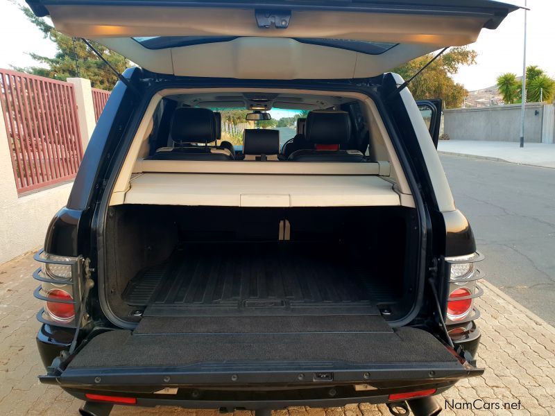 Land Rover Range Rover Vogue SE in Namibia