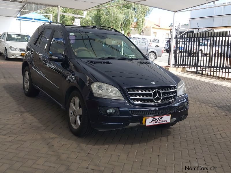 Mercedes-Benz ML500 in Namibia