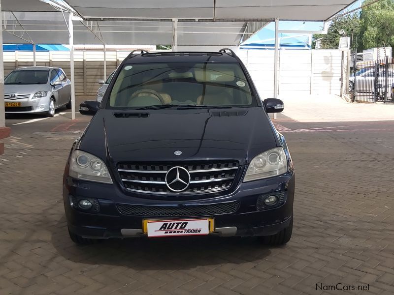 Mercedes-Benz ML500 in Namibia