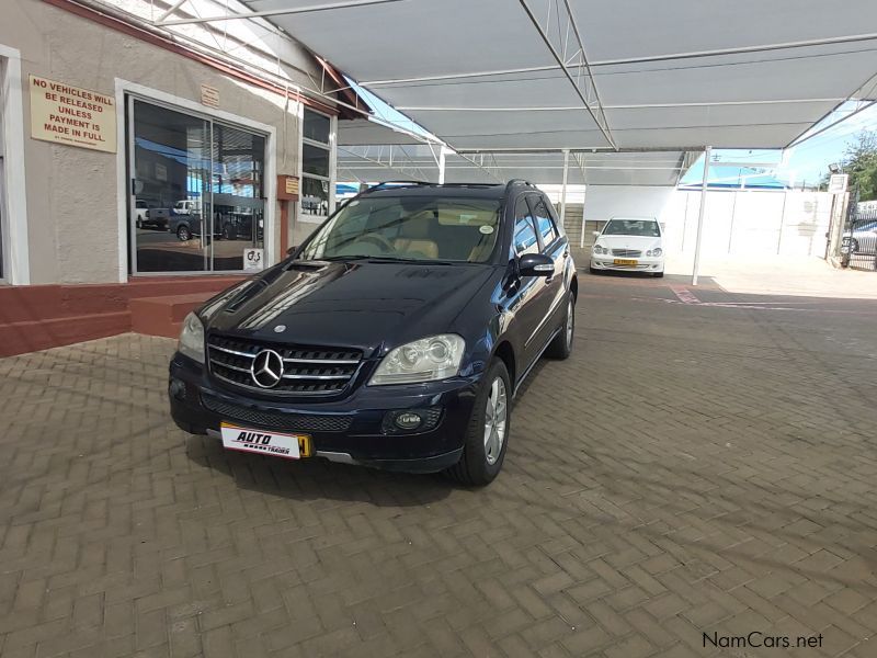 Mercedes-Benz ML500 in Namibia