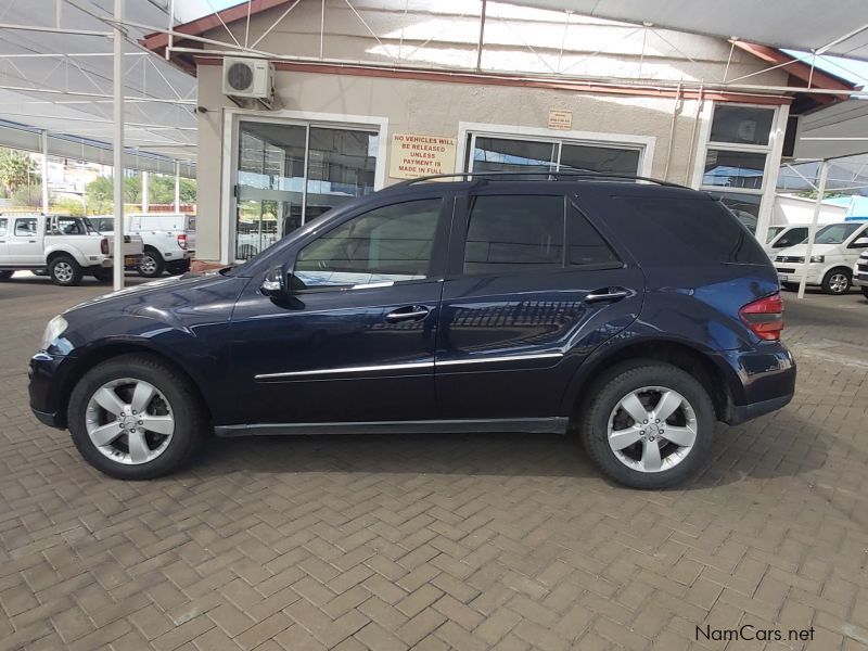 Mercedes-Benz ML500 in Namibia