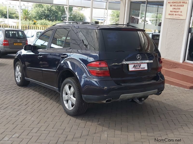 Mercedes-Benz ML500 in Namibia