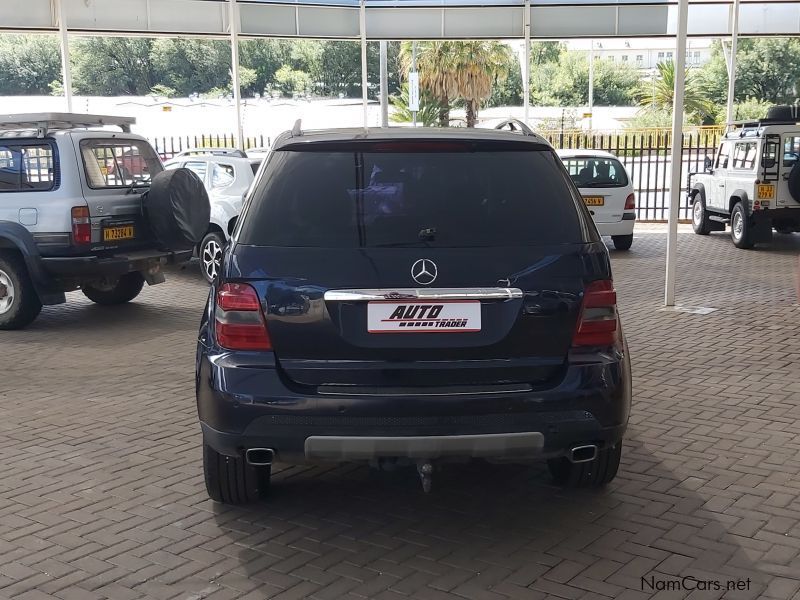 Mercedes-Benz ML500 in Namibia