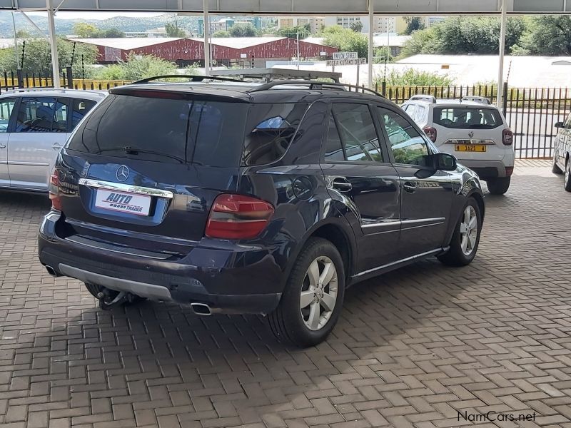 Mercedes-Benz ML500 in Namibia