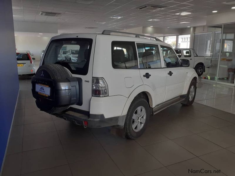 Mitsubishi Pajero 3.2 DID GLX AT 4x4 in Namibia