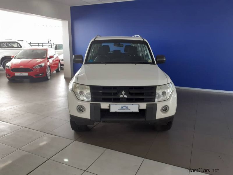 Mitsubishi Pajero 3.2 DID GLX AT 4x4 in Namibia