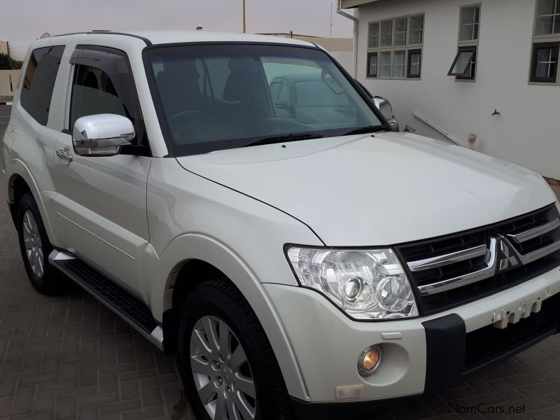 Mitsubishi Pajero 3.8 V6 4x4 in Namibia