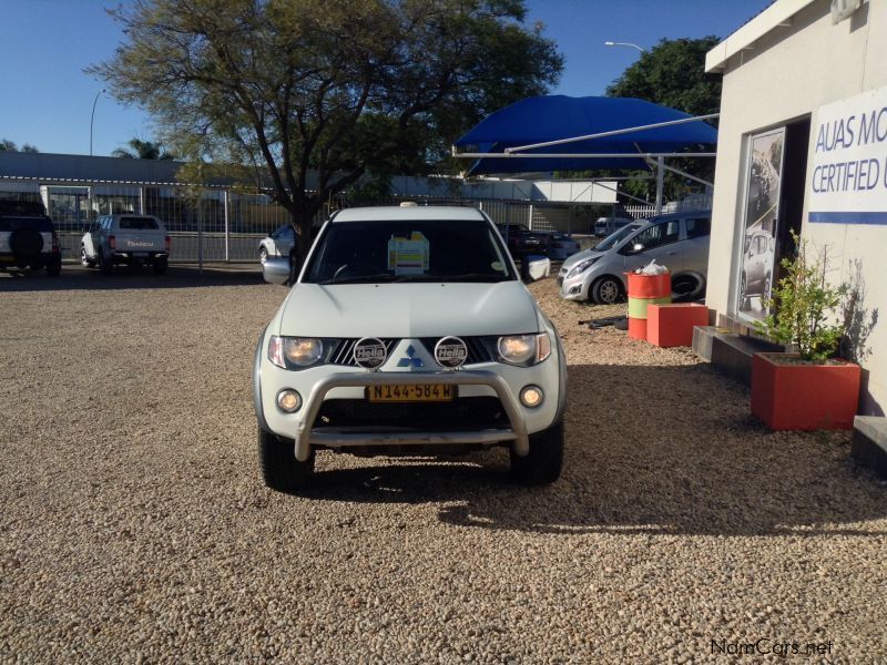 Mitsubishi Triton 3.2 Di-D 4x4 Auto D/CAB in Namibia