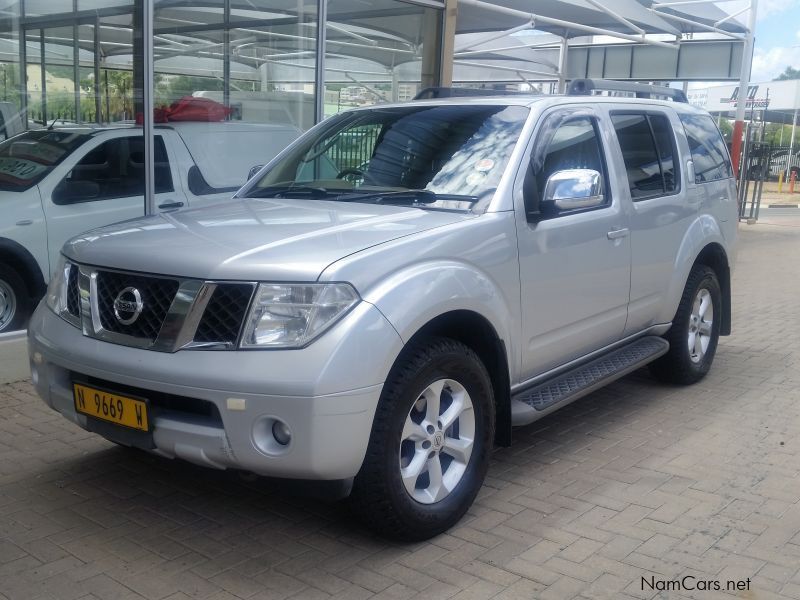 Nissan Pathfinder 4lt AWD A/T in Namibia