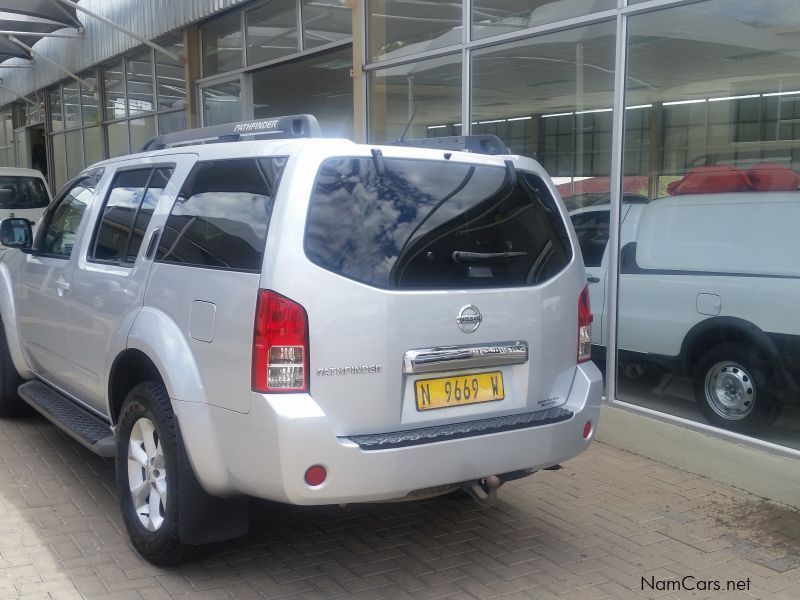 Nissan Pathfinder 4lt AWD A/T in Namibia