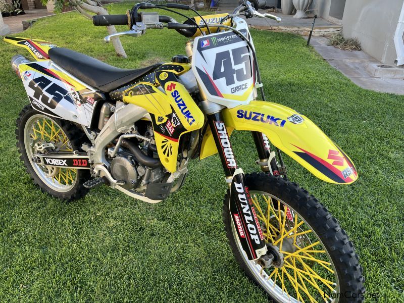 Suzuki 450 in Namibia