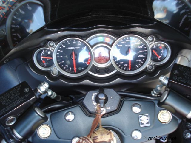 Suzuki Hayabusa панель приборов