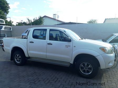 Toyota Hilux 2.5 D4D 4x4 D/C D4D in Namibia