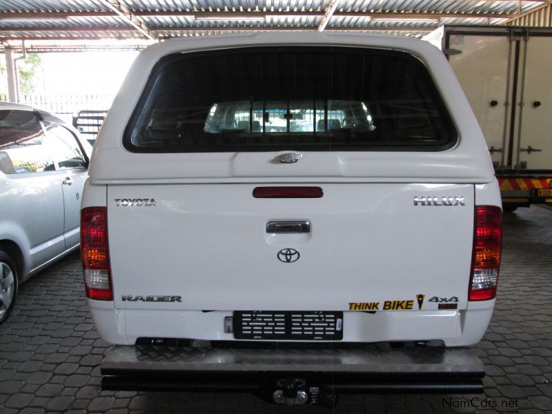 Toyota Hilux 4.0 V6 D/C 4x4 in Namibia