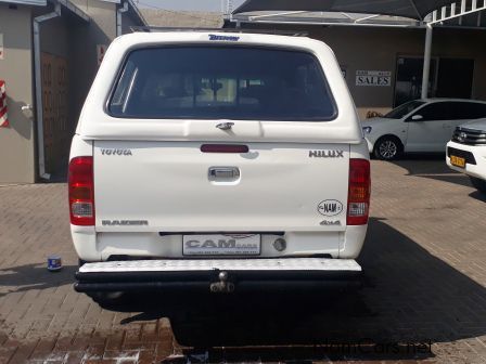 Toyota Hilux 4.0L V6 4x4 D/C in Namibia