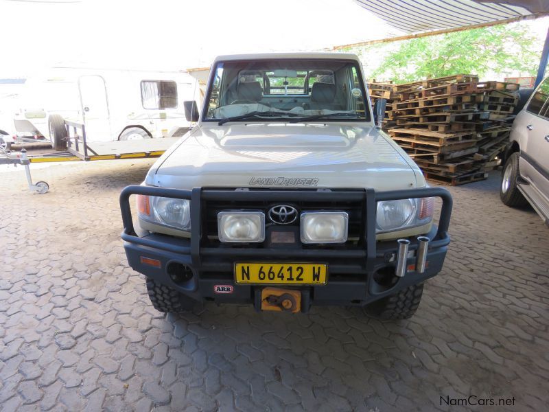 Toyota LANDCRUISER 4500 EFI in Namibia